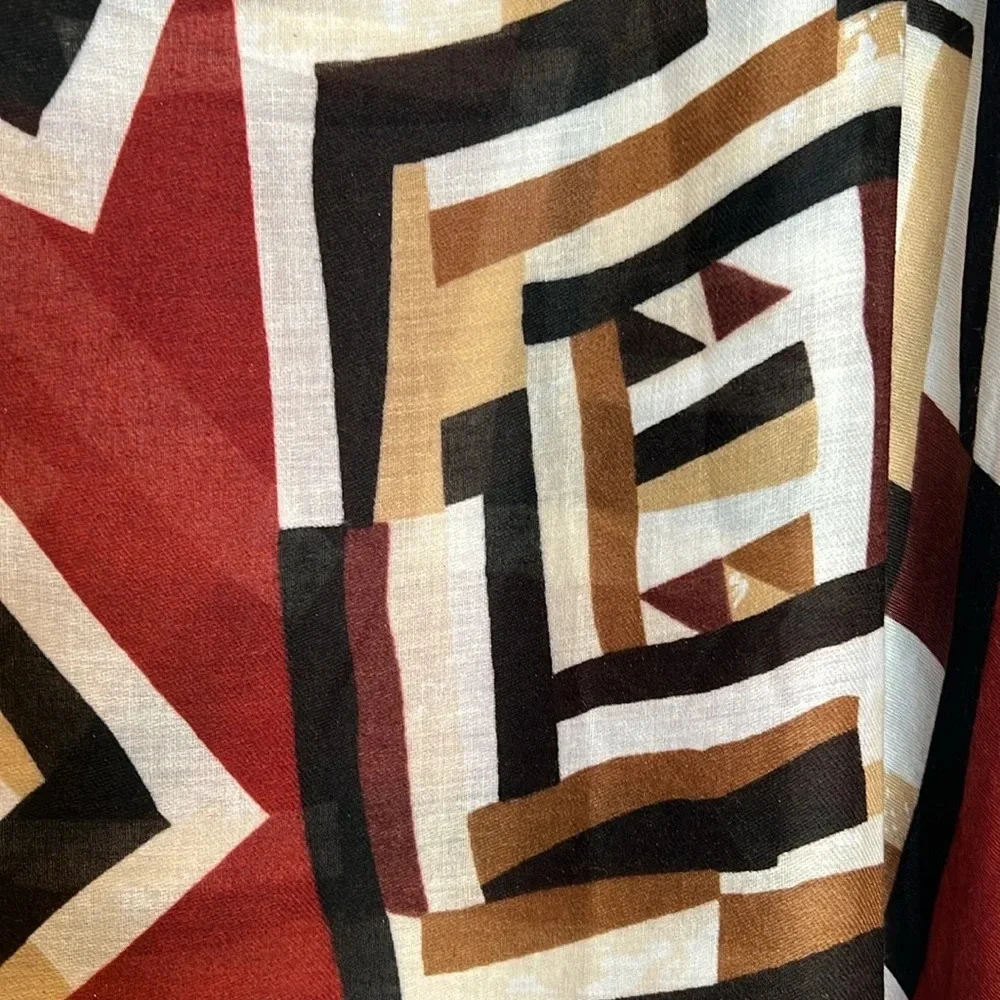 Chico’s Abstract Print Oblong Scarf.‎ 35”x74”